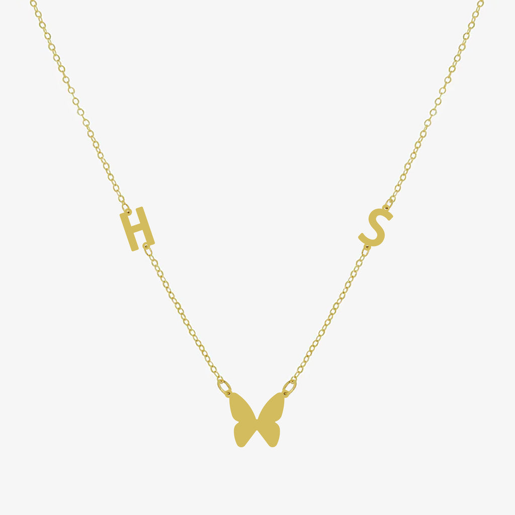 Collier papillon doré avec deux initiales personnalisées en argent 925 – bijou femme personnalisé.